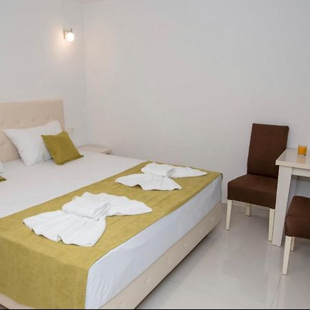 Apartmani Nela Sutomore Exterior photo