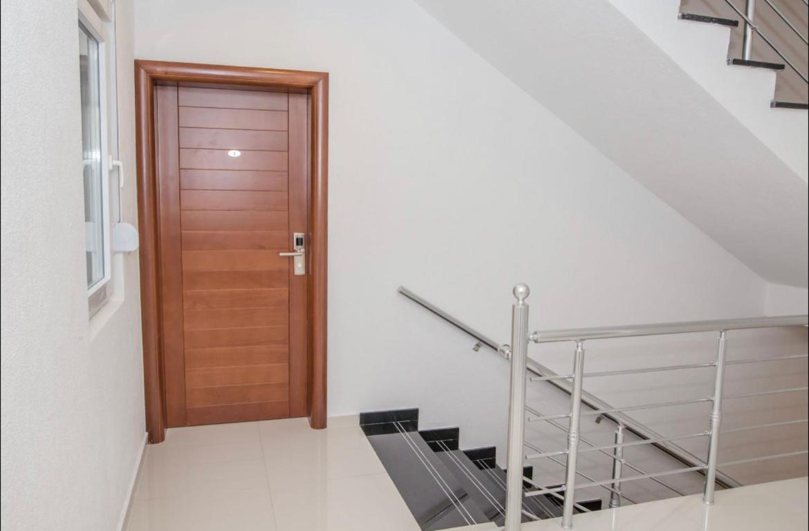 Apartmani Nela Sutomore Exterior photo
