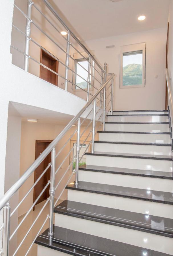 Apartmani Nela Sutomore Exterior photo