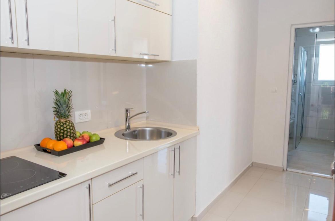 Apartmani Nela Sutomore Exterior photo
